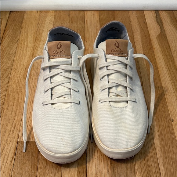 OluKai. Women’s white Sneakers - Picture 2 of 6